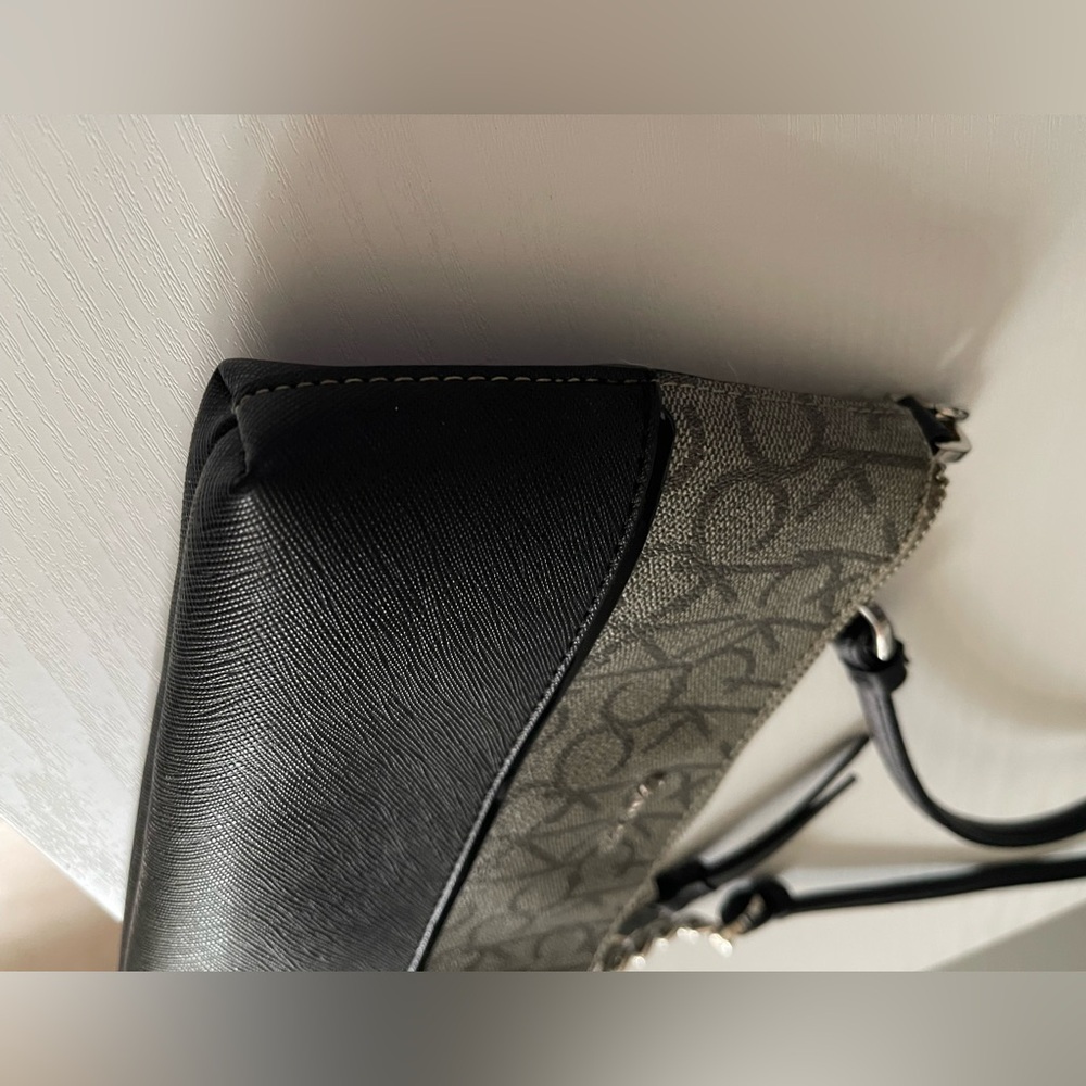 Calvin Klein Monogram Crossbody Bag Black & Gray Logo Shoulder Bag - Picture 9 of 12
